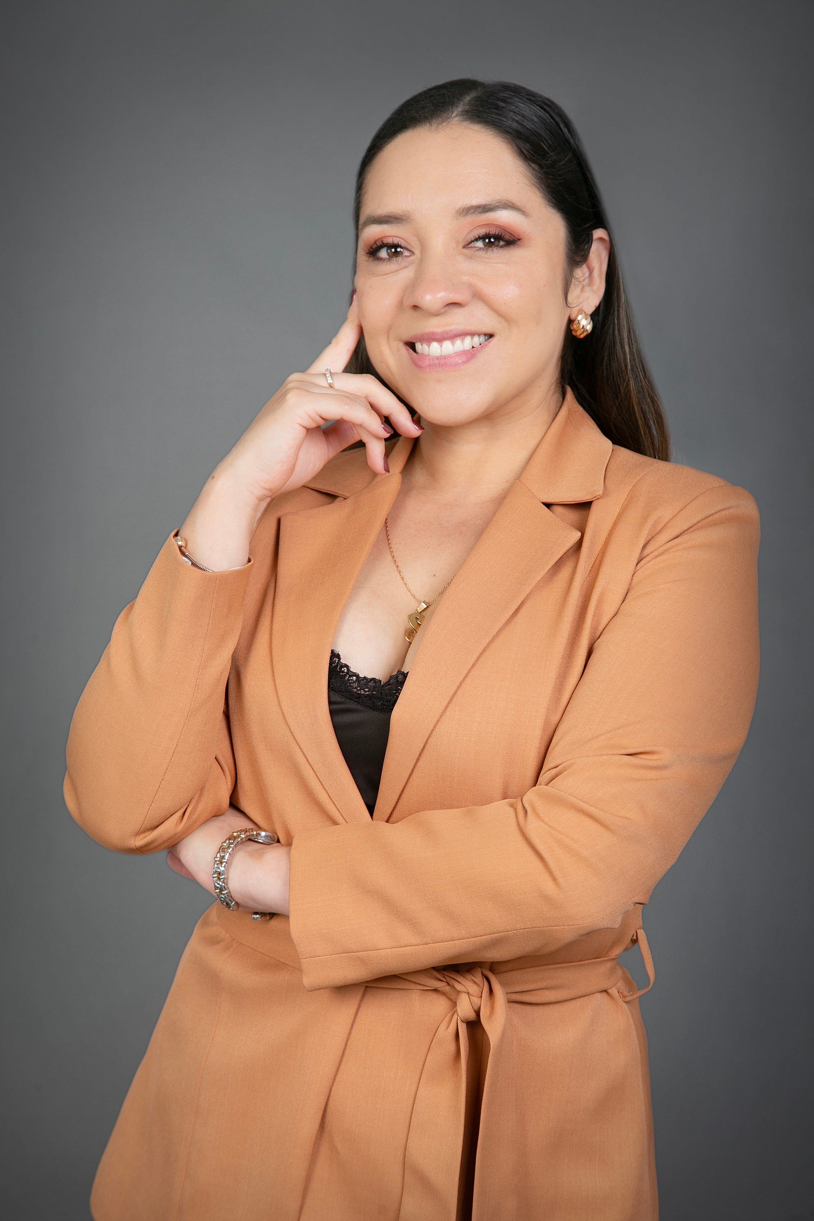 Paquete Linkedin 3 - Sesión de fotos profesional - Versión Premiun